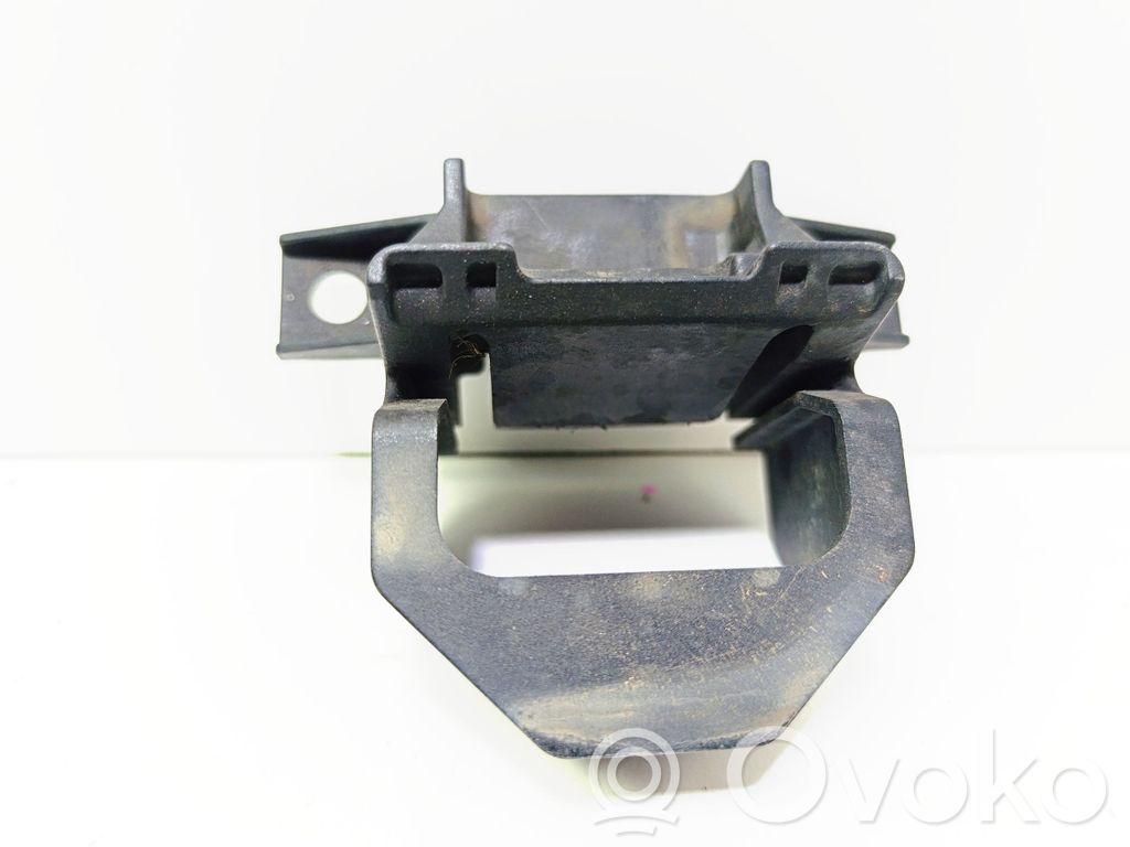 BMW 1 E82 E88 Radiator mount bracket 