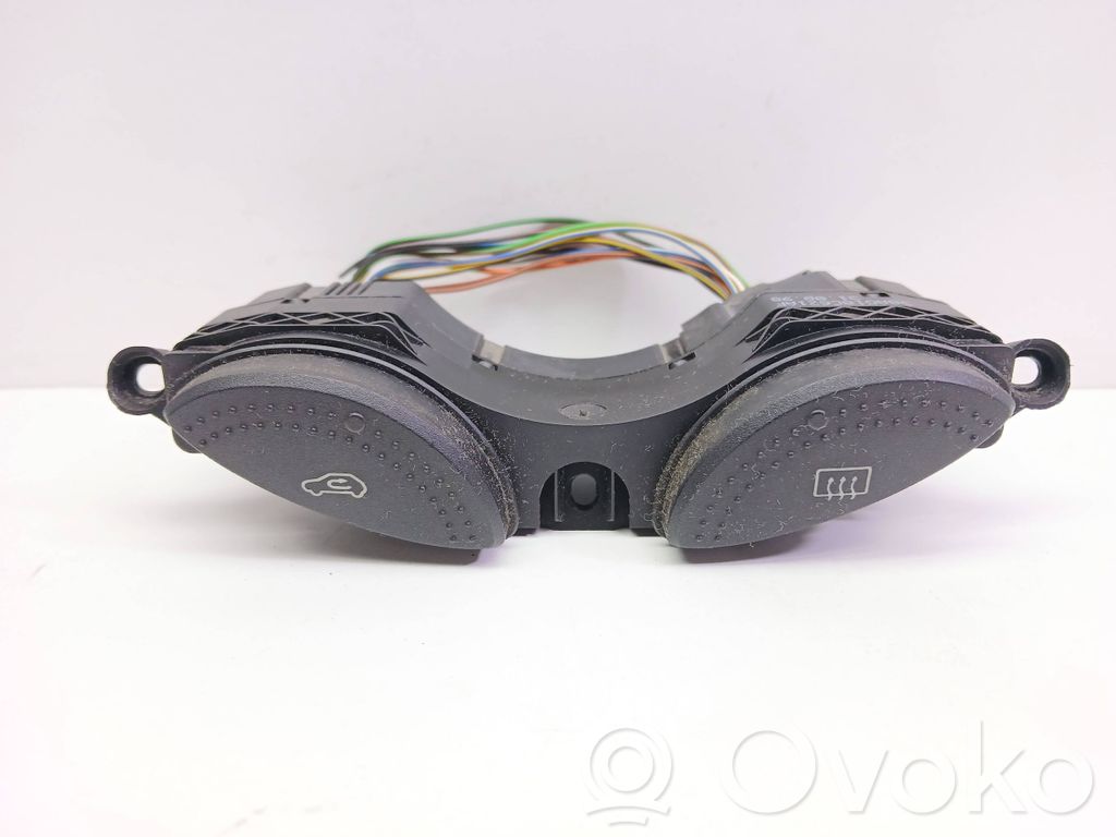 Ford Focus Windscreen/window heater switch 
