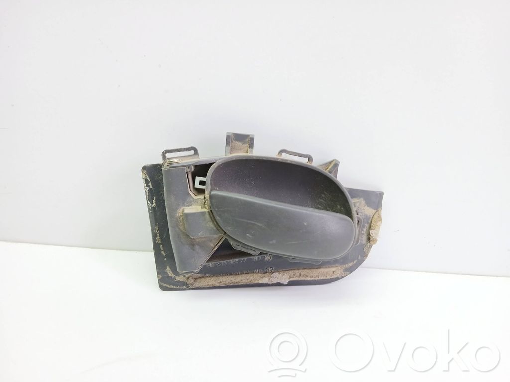Peugeot 206 Rear door interior handle 