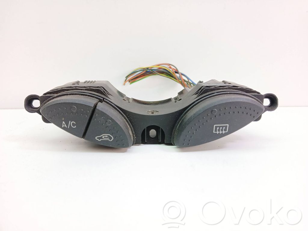 Ford Focus Windscreen/window heater switch 