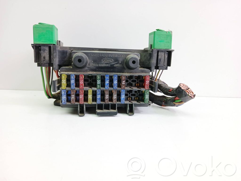 Ford Fiesta Skrzynka bezpieczników / Komplet 