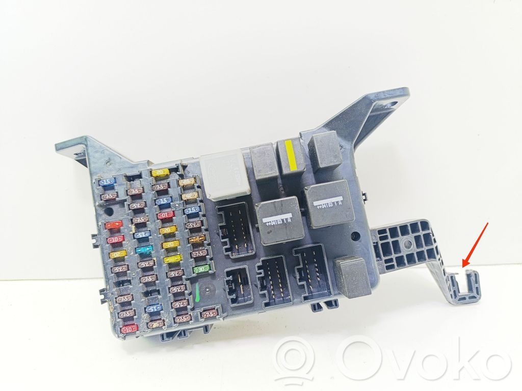 Ford Mondeo Mk III Fuse module 