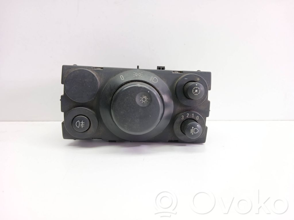 Opel Astra H Light switch 