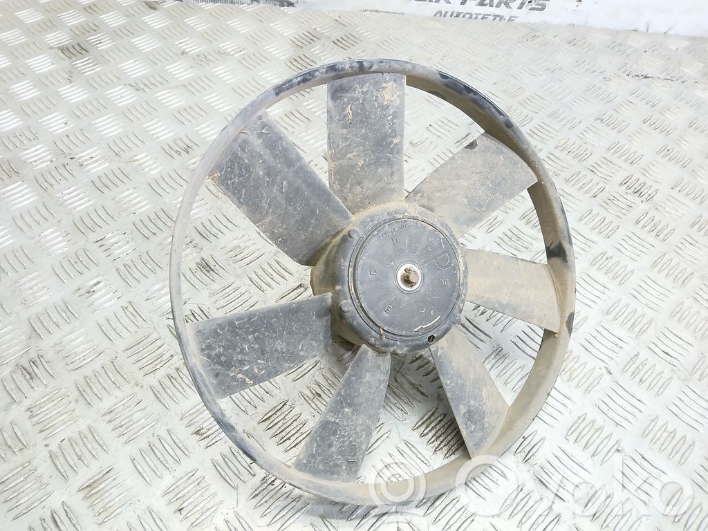 Volkswagen Golf III Elektryczny wentylator chłodnicy 