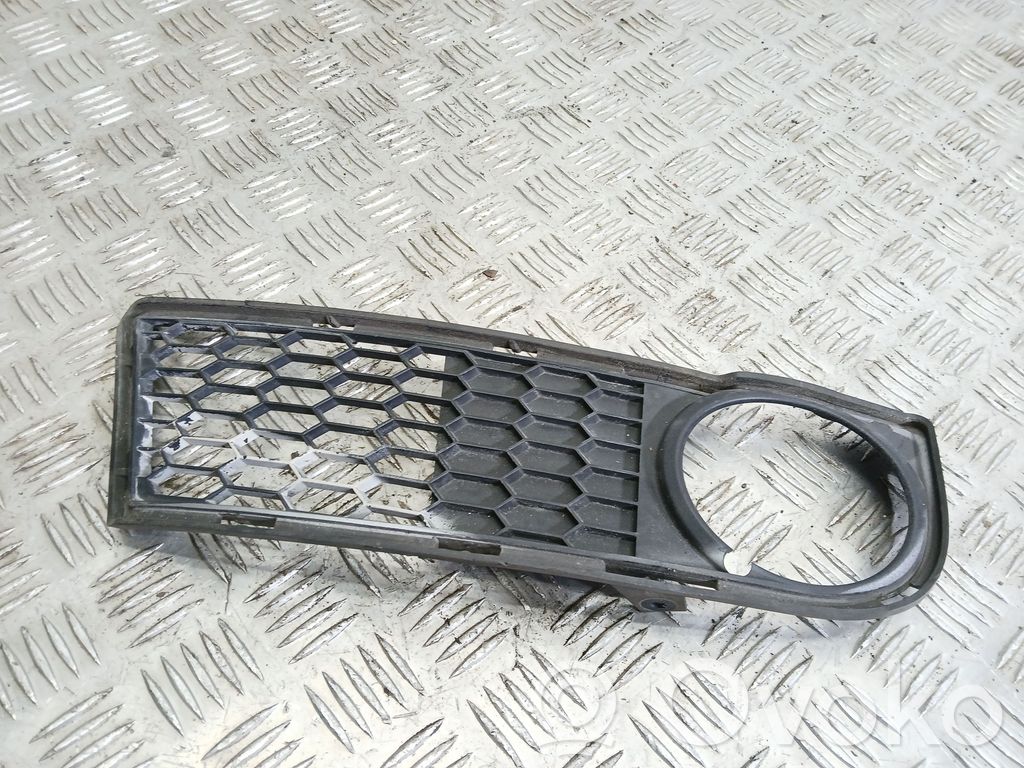 BMW 1 E82 E88 Front bumper lower grill 