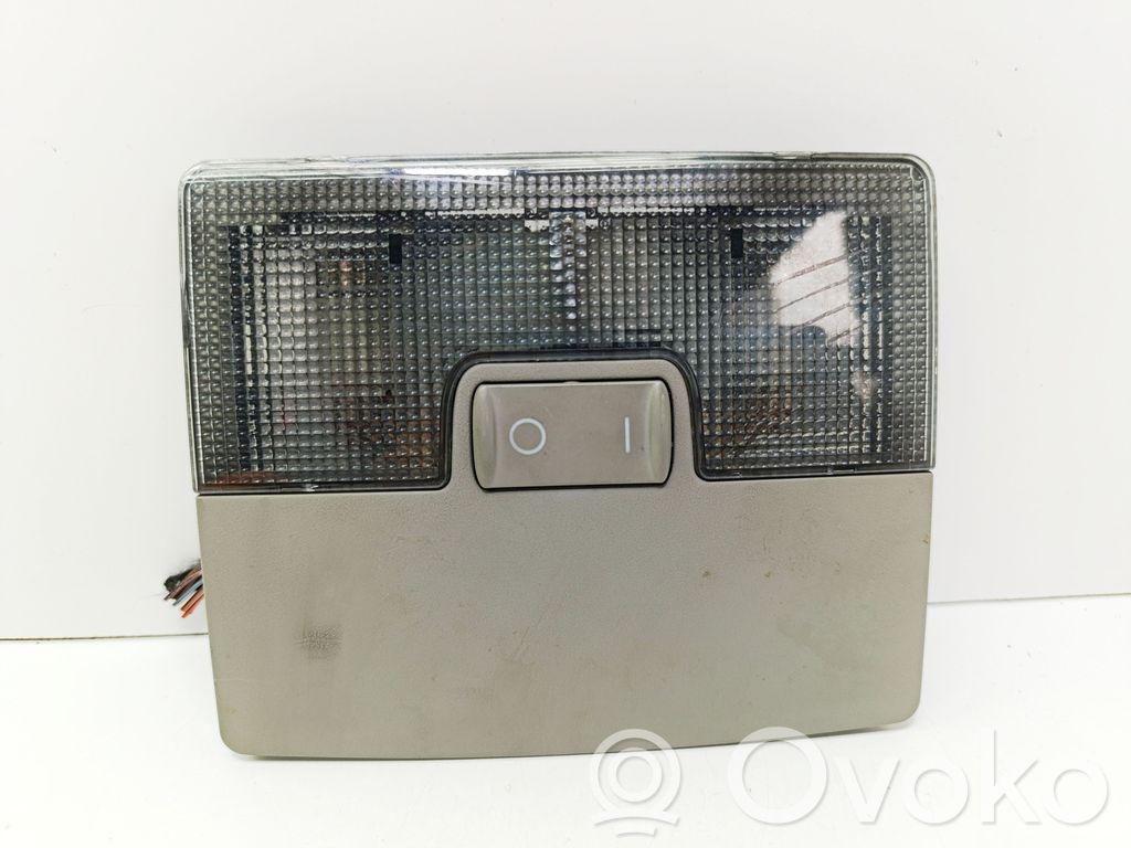 Etuistuimen valo   4B0947105