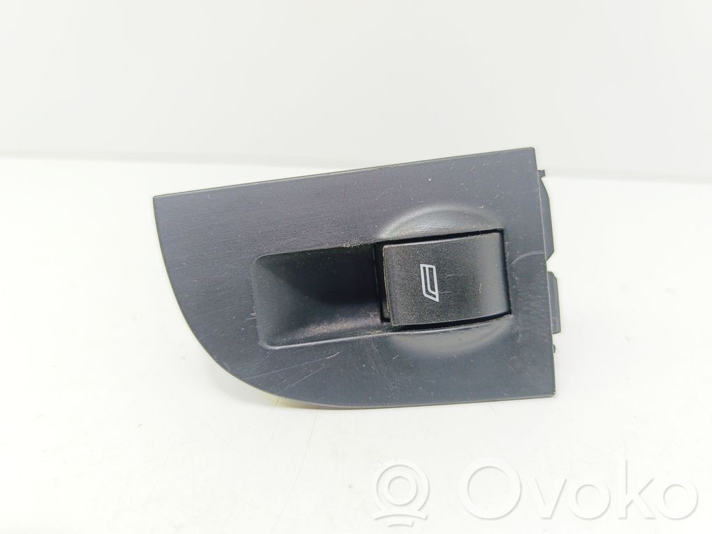 Interrupteur commade lève-vitre   4B0959522