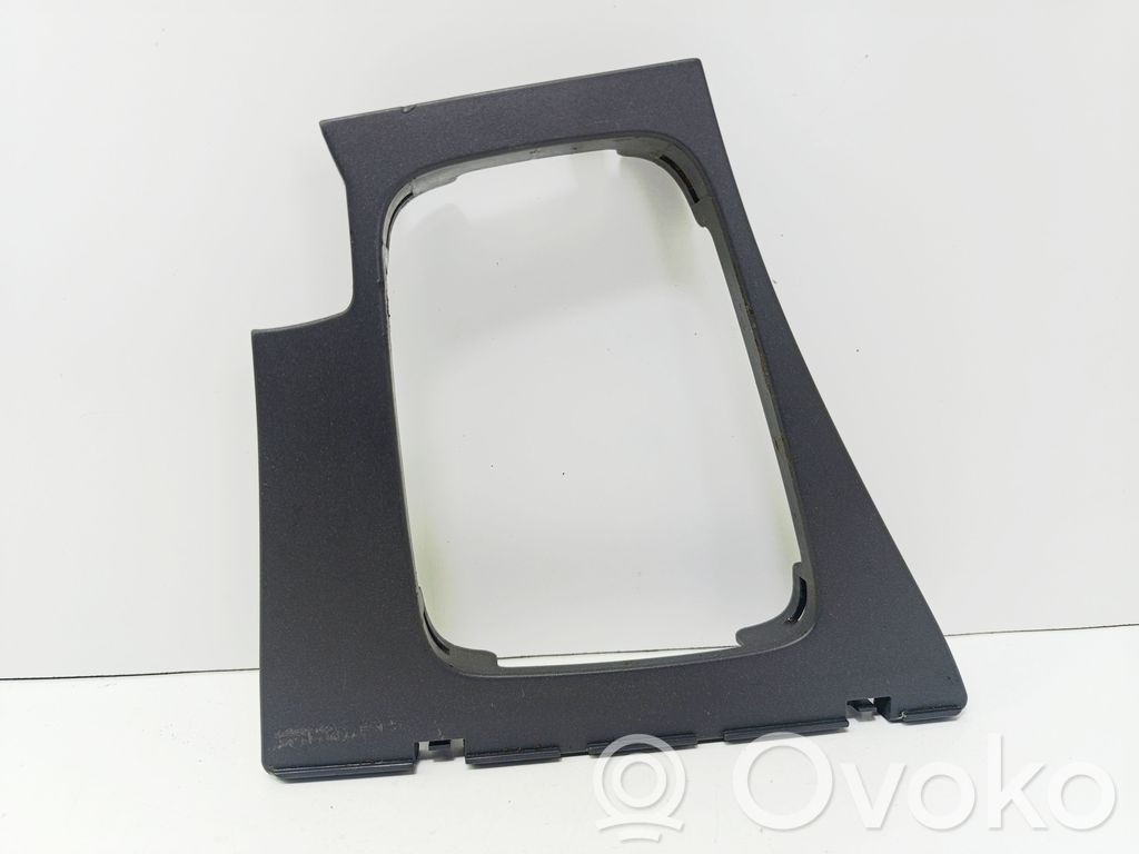 Contour de levier de vitesses   9481166