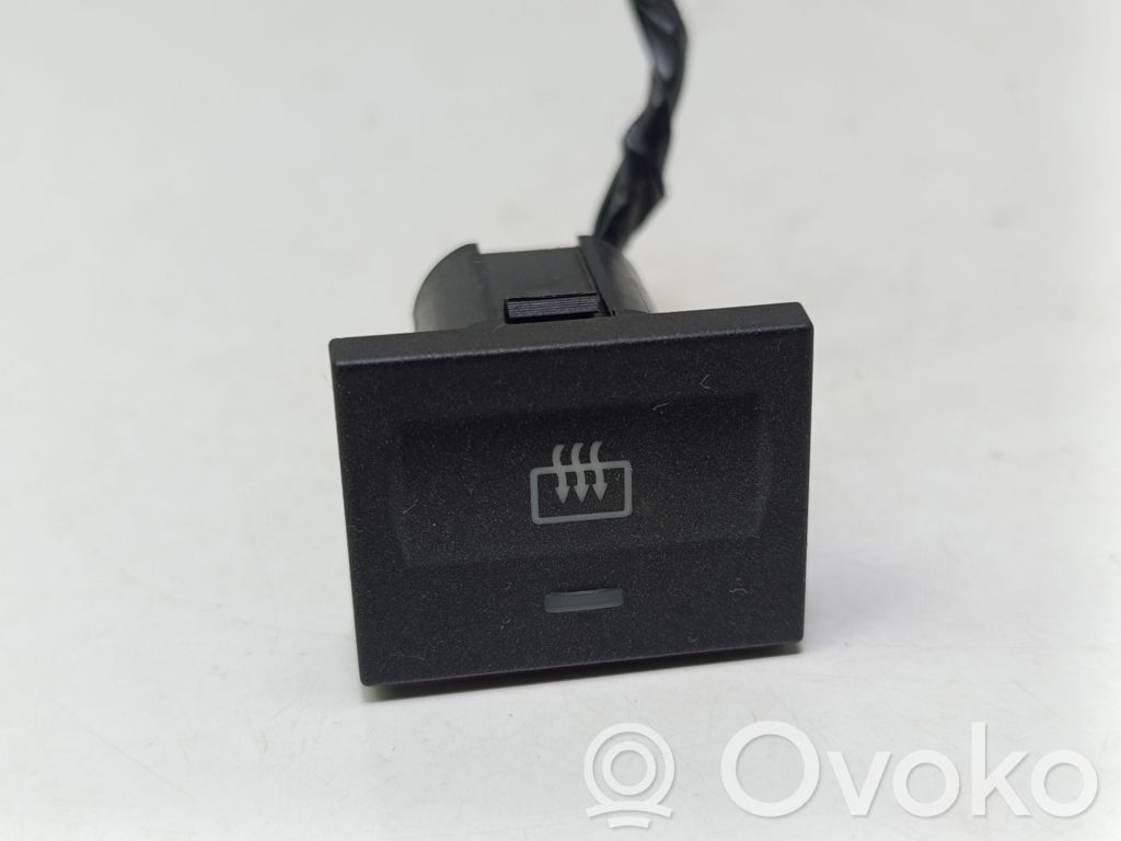Ford C-MAX I Windscreen/window heater switch 