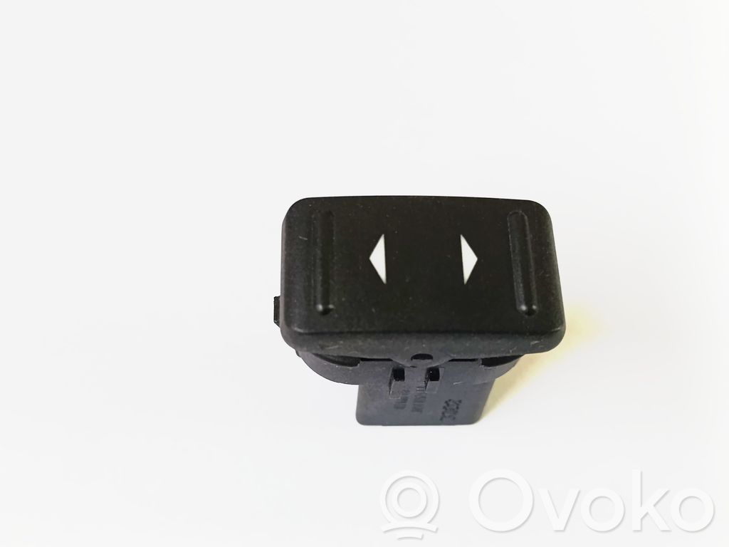 Ford C-MAX I Interruptor del elevalunas eléctrico 