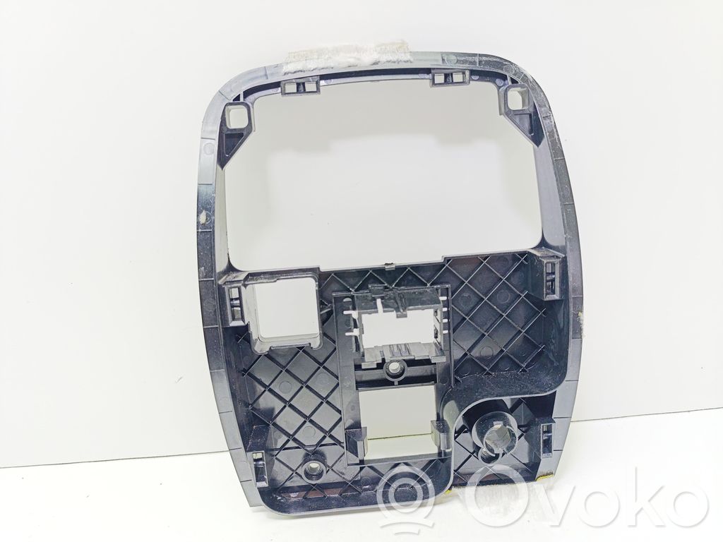 Volvo V60 Kita salono detalė 