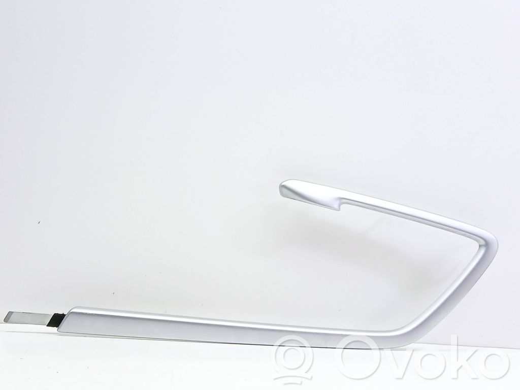 Volvo XC60 Front door trim bar 