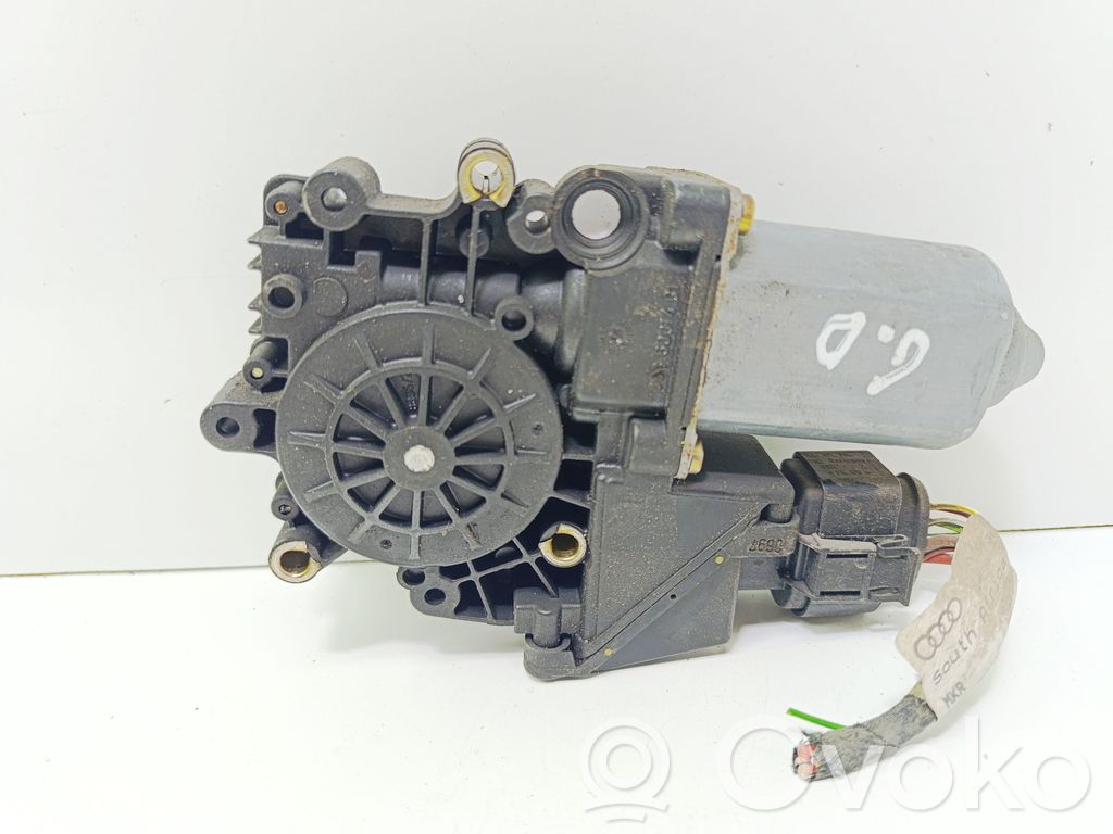 Audi A4 S4 B5 8D Galinis varikliukas langų pakėlėjo 