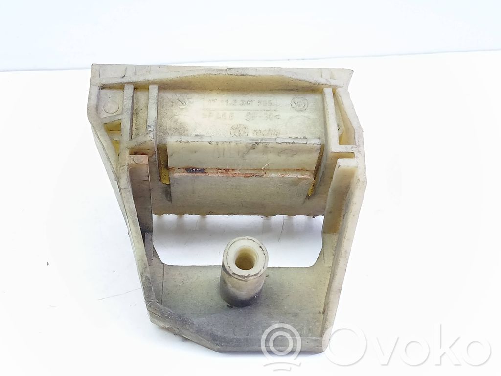BMW 5 E39 Fixation de radiateur 