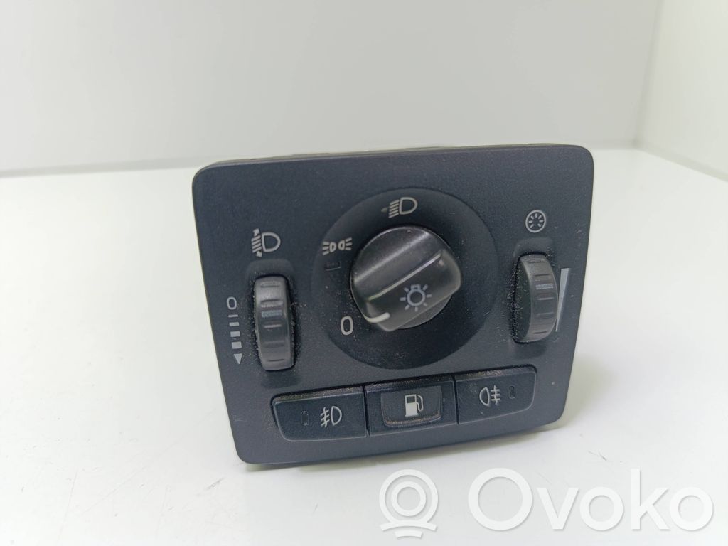 Light switch   30669736