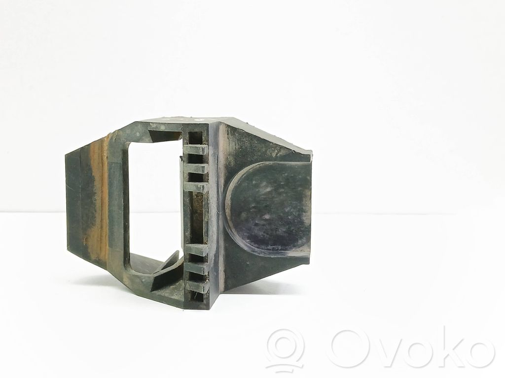 Radiator mount bracket   1436264