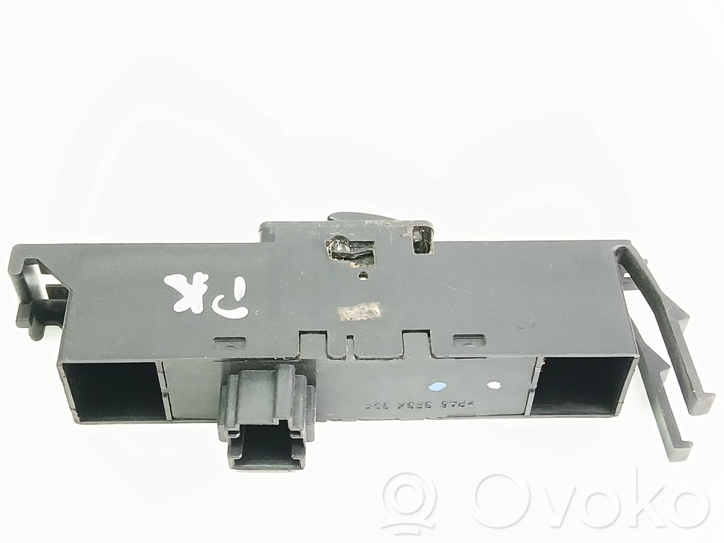 Electric window control switch   8381511,03120320