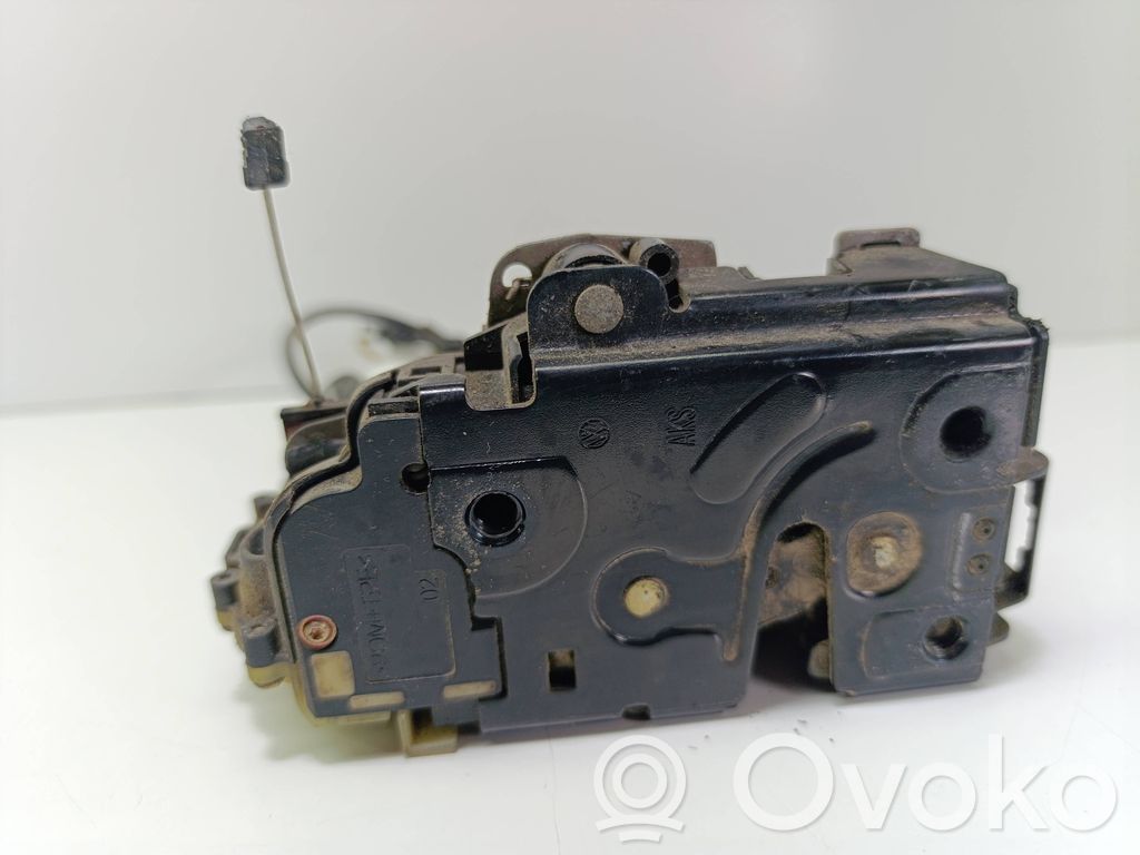 Volkswagen PASSAT B5.5 Etuoven lukko 