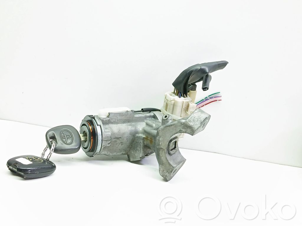 Toyota Corolla Verso E121 Ignition lock 