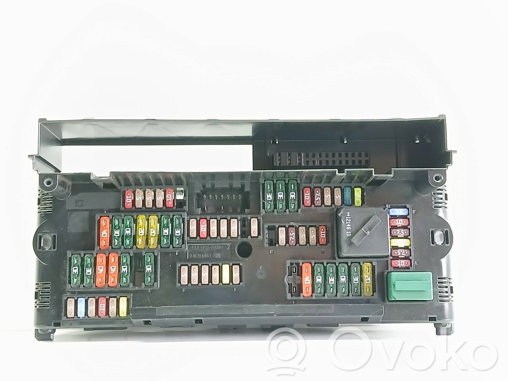Ramka / Moduł bezpieczników   9252815,317033442,02892502
