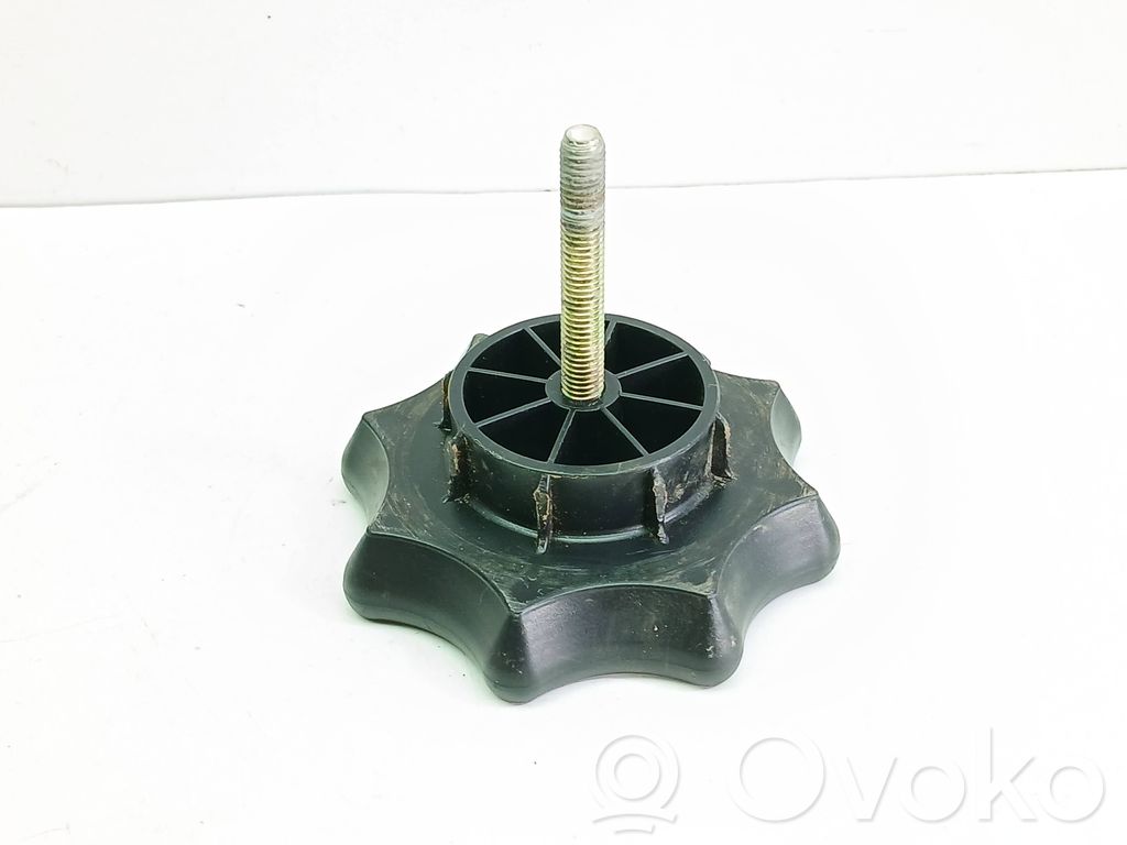 Volkswagen Golf IV Tornillo de la rueda de repuesto 
