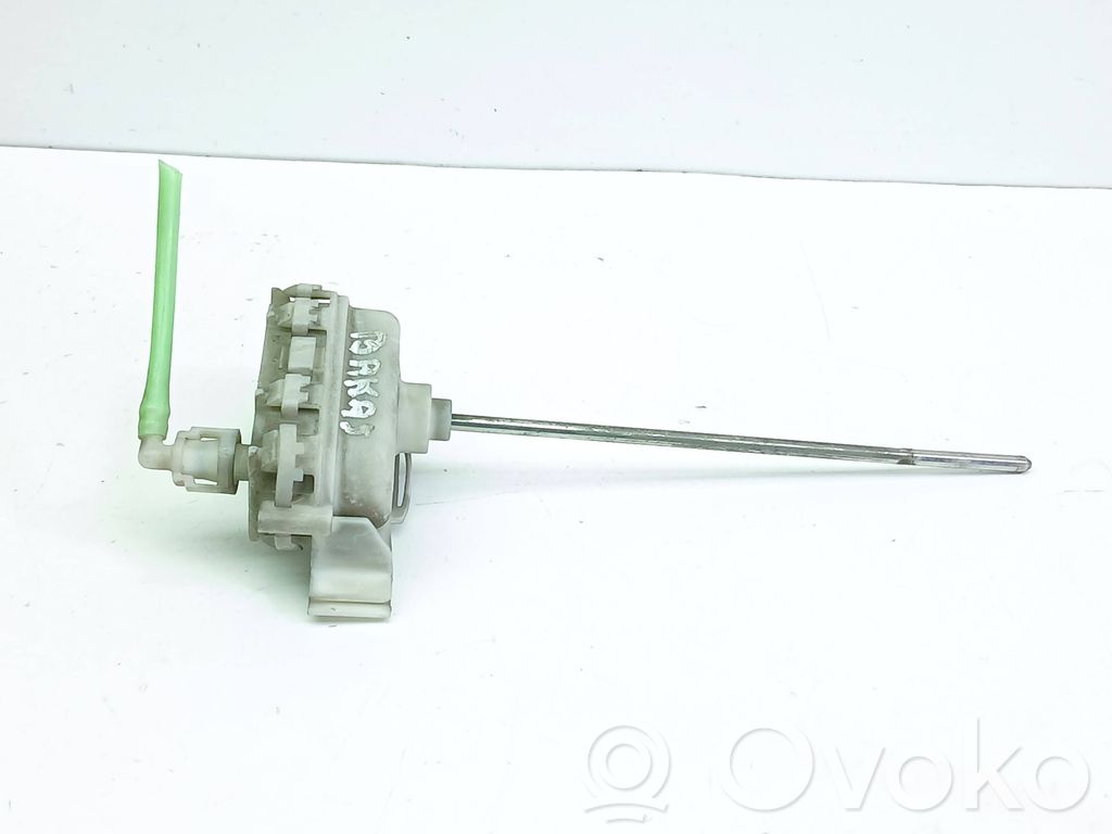 Audi A4 S4 B5 8D Keskuslukituksen alipainepumppu 