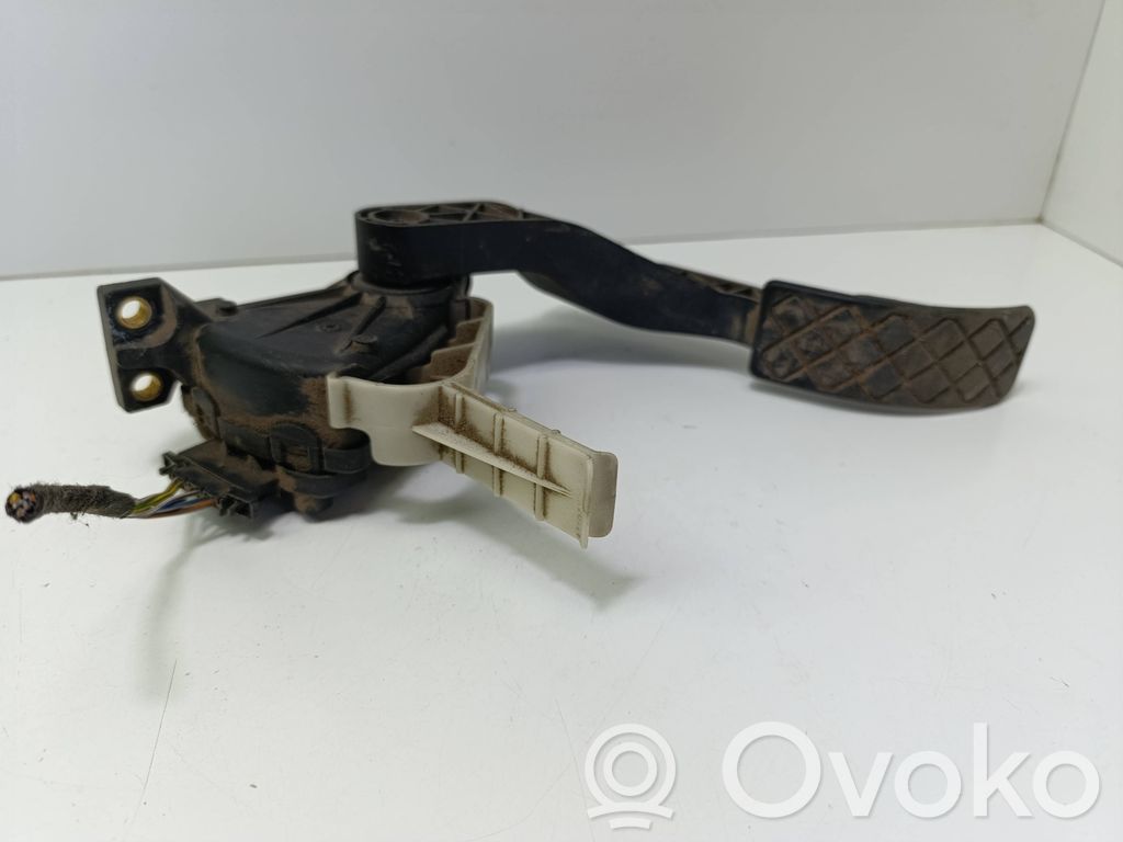 Volkswagen Golf IV Pedală accelerație 