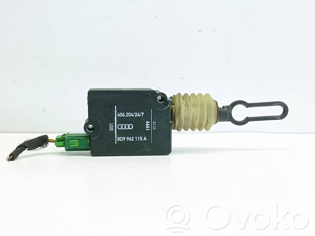 Audi A4 S4 B5 8D Motor încuietoare portbagaj 