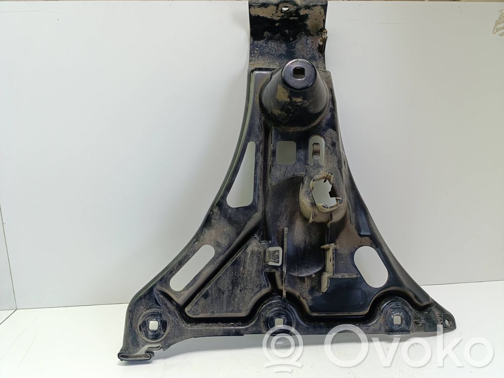 Soporte de montaje del parachoques trasero   7060796