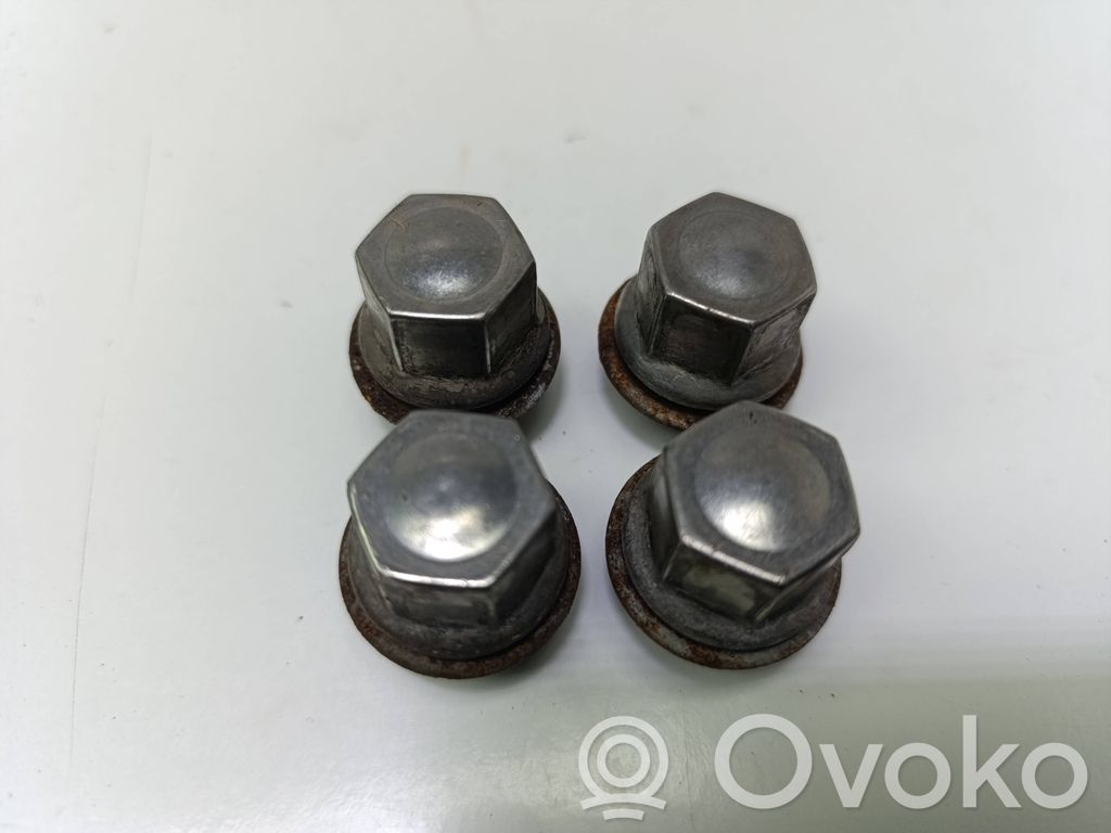 Ford Fiesta Tuercas/tornillos