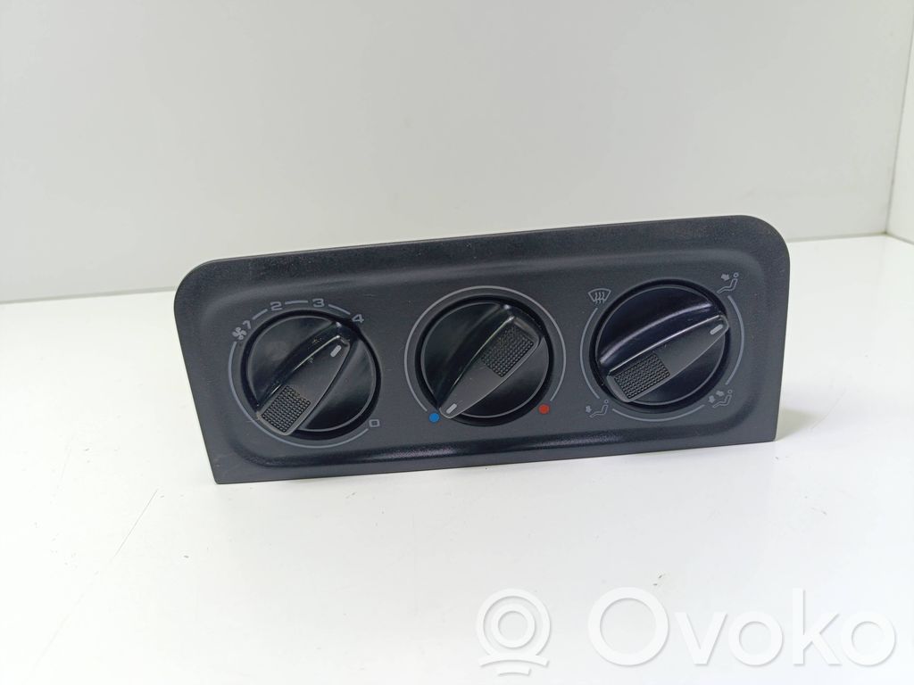 Volkswagen Golf III Ilmastoinnin ohjainlaite 