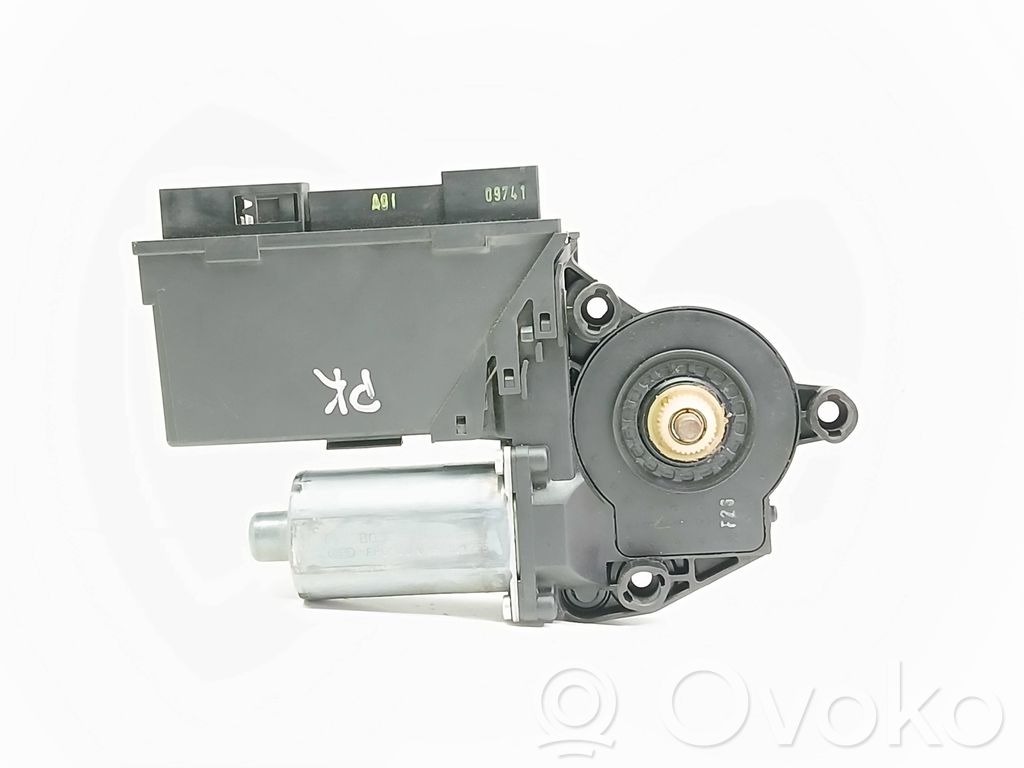 Audi A4 S4 B7 8E 8H Motorino alzacristalli della portiera anteriore 