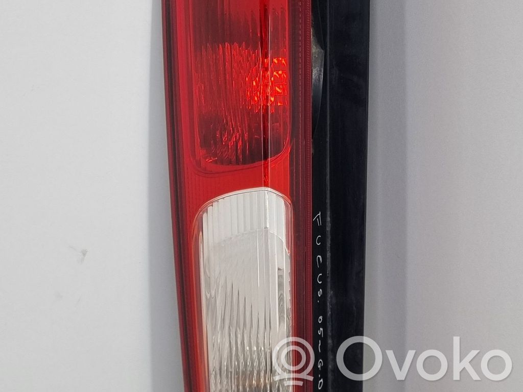 Ford Focus Aizmugurējais lukturis virsbūvē 