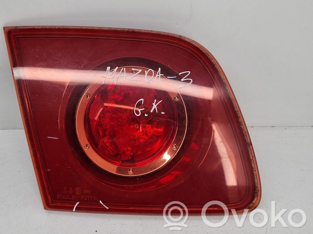 Mazda 3 I Takaluukun takavalot 