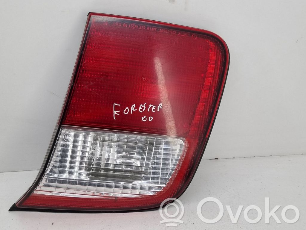 Subaru Forester SF Lampy tylnej klapy bagażnika 
