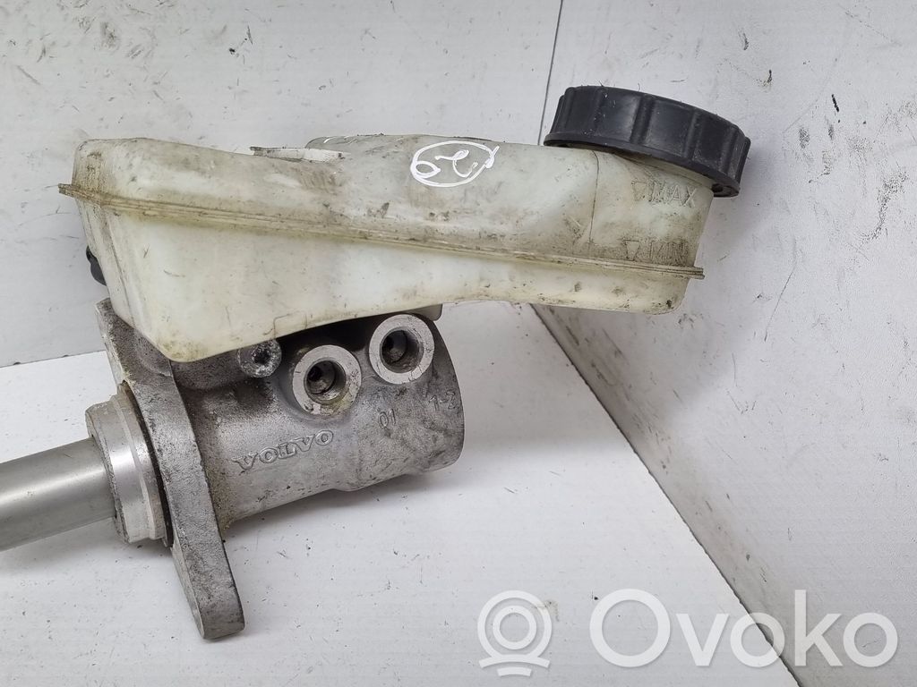 Master brake cylinder