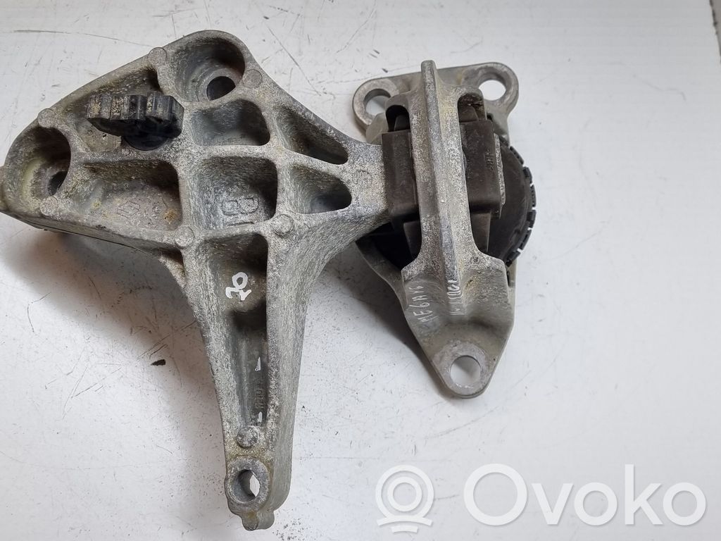 Renault Megane III Engine mount bracket 