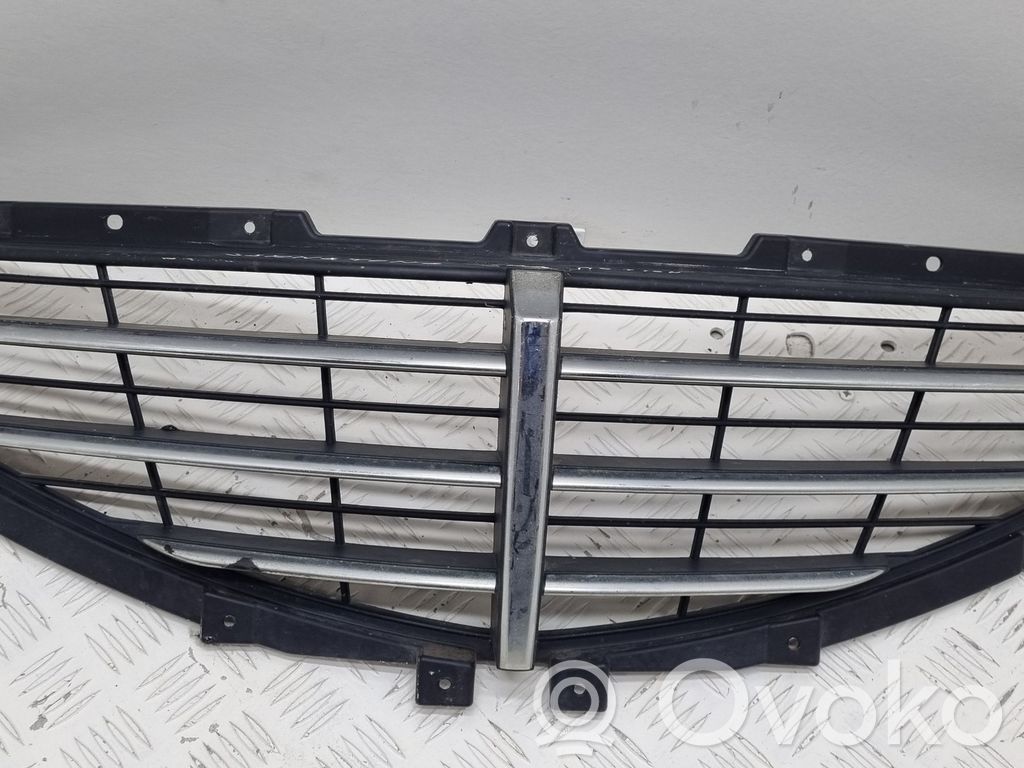 SsangYong Actyon Etupuskurin ylempi jäähdytinsäleikkö 