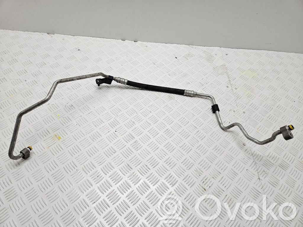 BMW 1 E81 E87 Ilmastointilaitteen putki (A/C) 