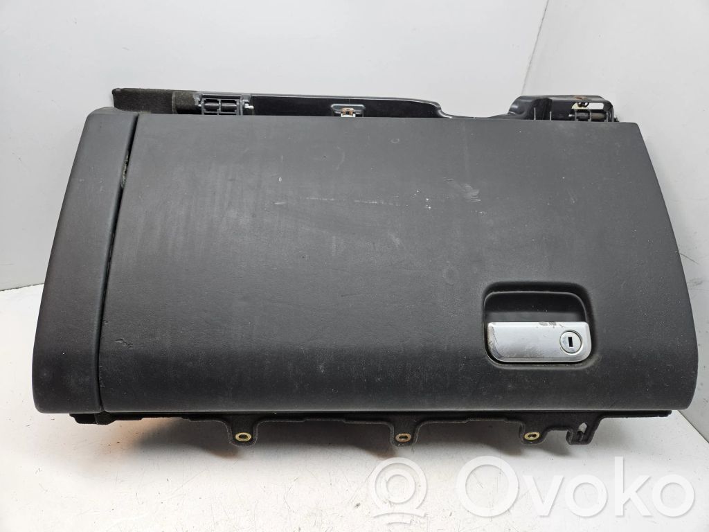 Porsche Cayenne (92A) Juego guantera 