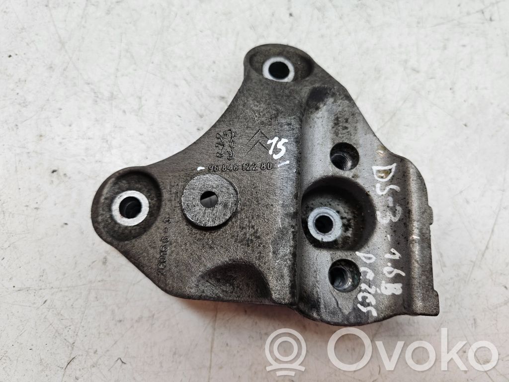 Citroen DS3 Gearbox mounting bracket 