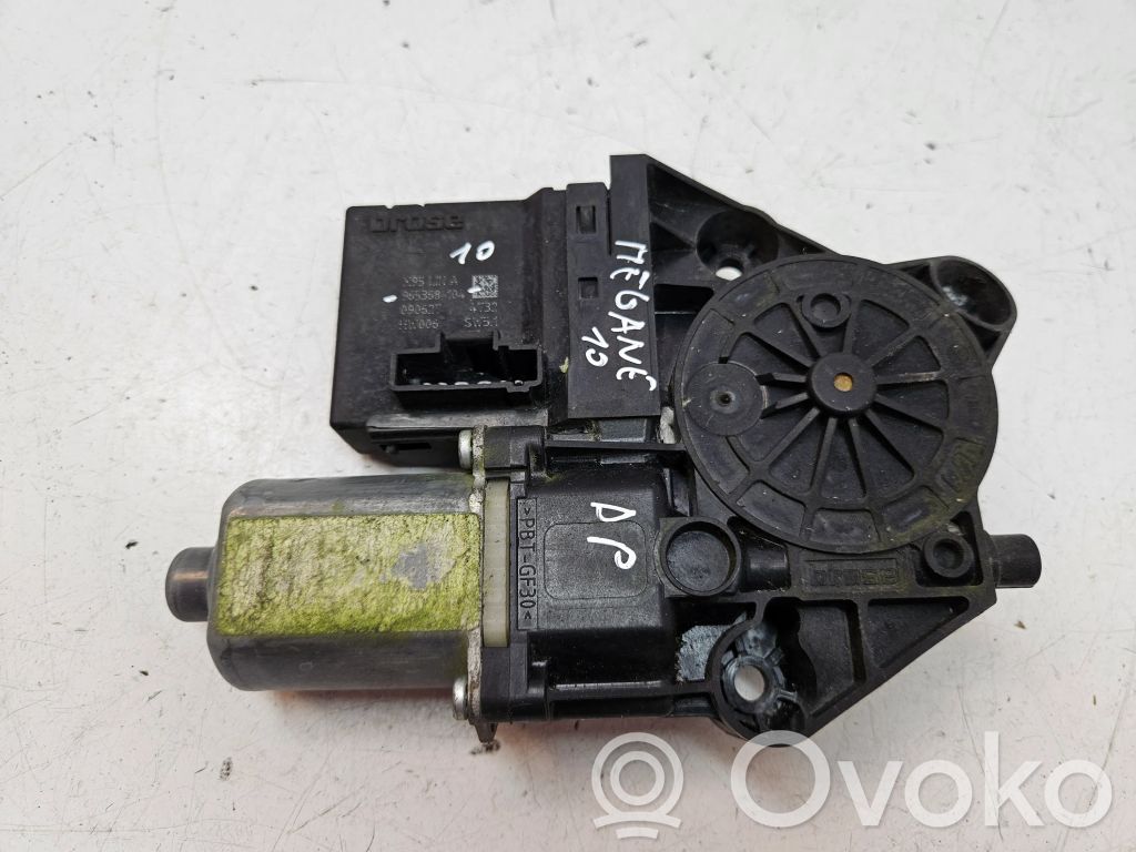 Renault Megane III Front door window regulator motor 