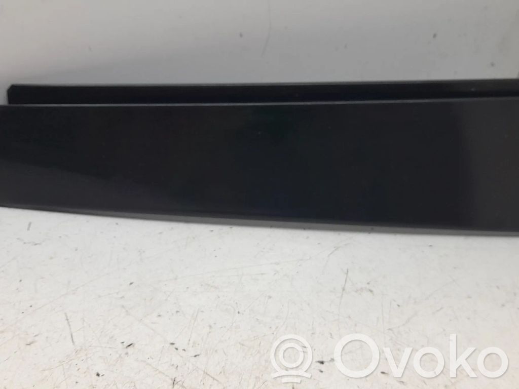 Opel Zafira C Listwa / Uszczelka szyby drzwi tylnych 