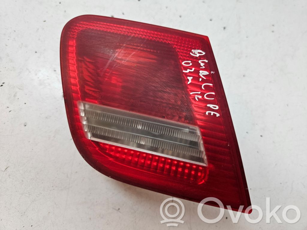 BMW 3 E46 Aizmugurējais lukturis pārsegā 