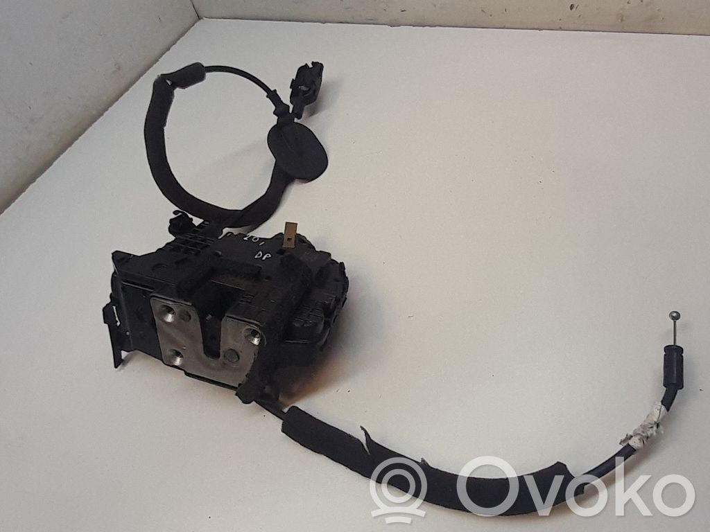 Renault Captur Front door lock 
