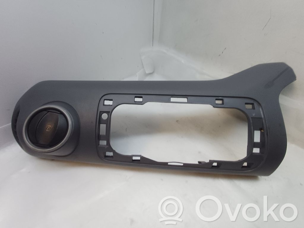 Panel trim   9680897377