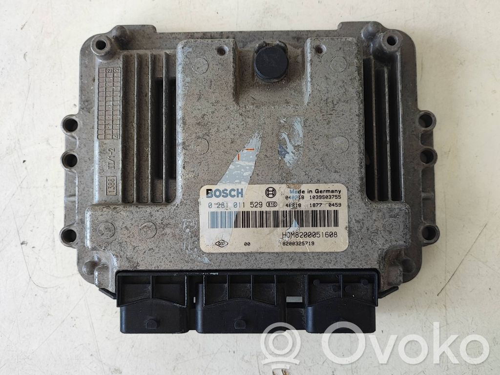 Opel Vivaro Engine control unit/module 