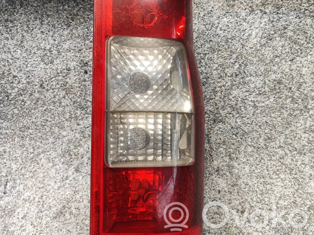 Ford Transit Aizmugurējais lukturis virsbūvē 