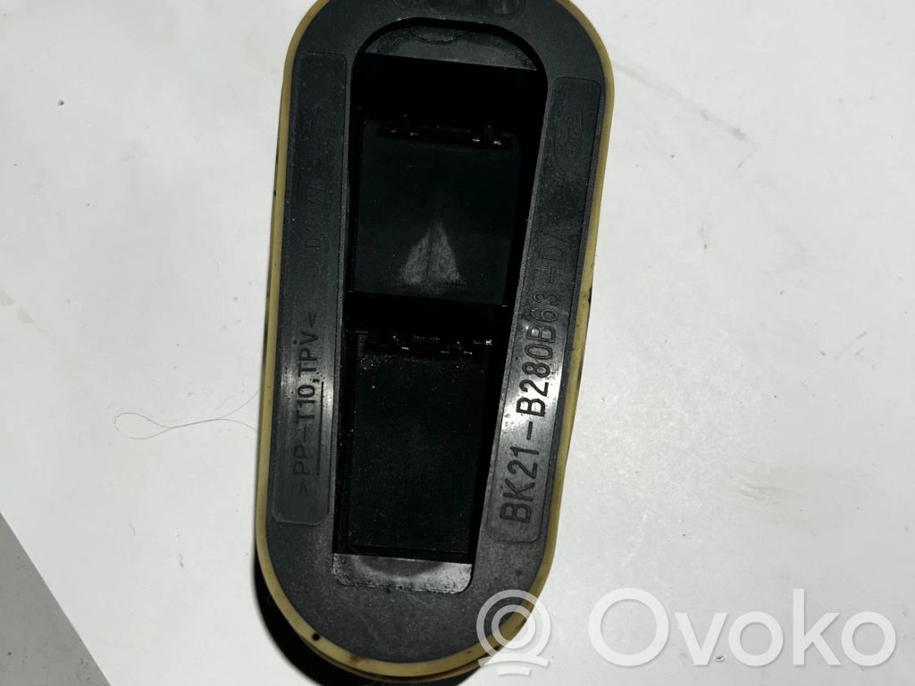 Ford Transit Custom Quarter panel pressure vent 