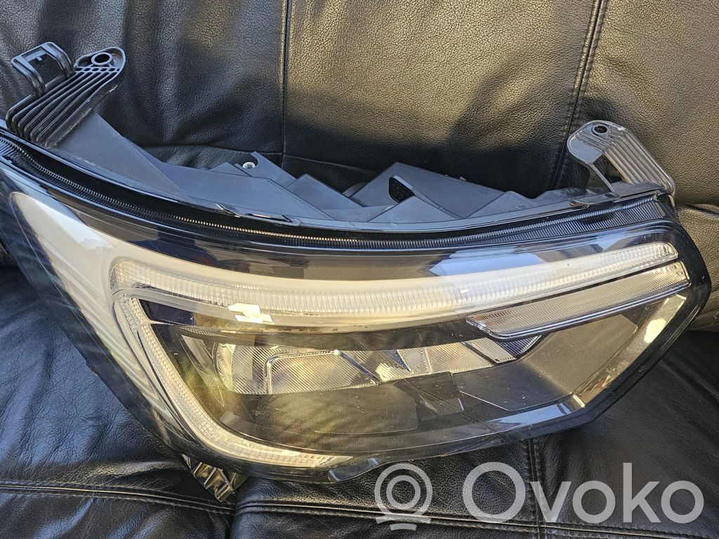 Opel Movano C Etu-/Ajovalo 